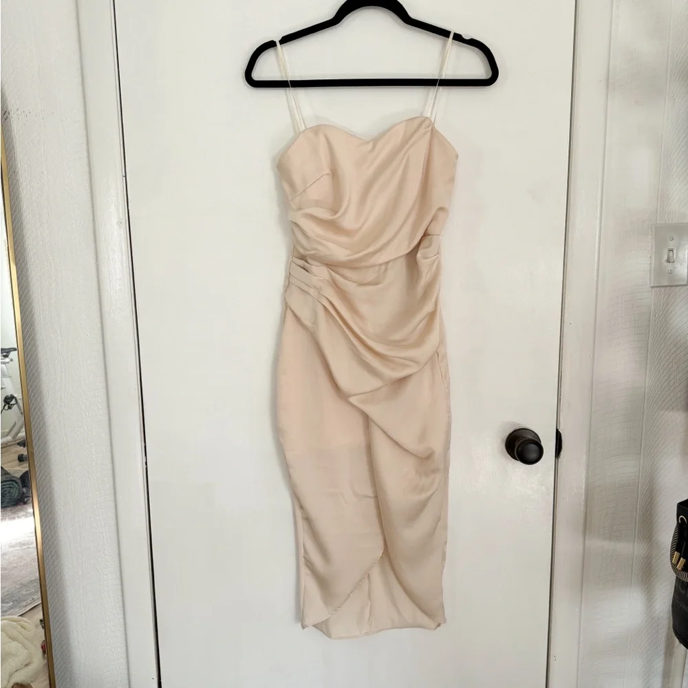 Cream satin strapless dress - Picture 2 of 6